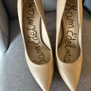 Sam Edelman Women's Tan Pumps worn once or twice